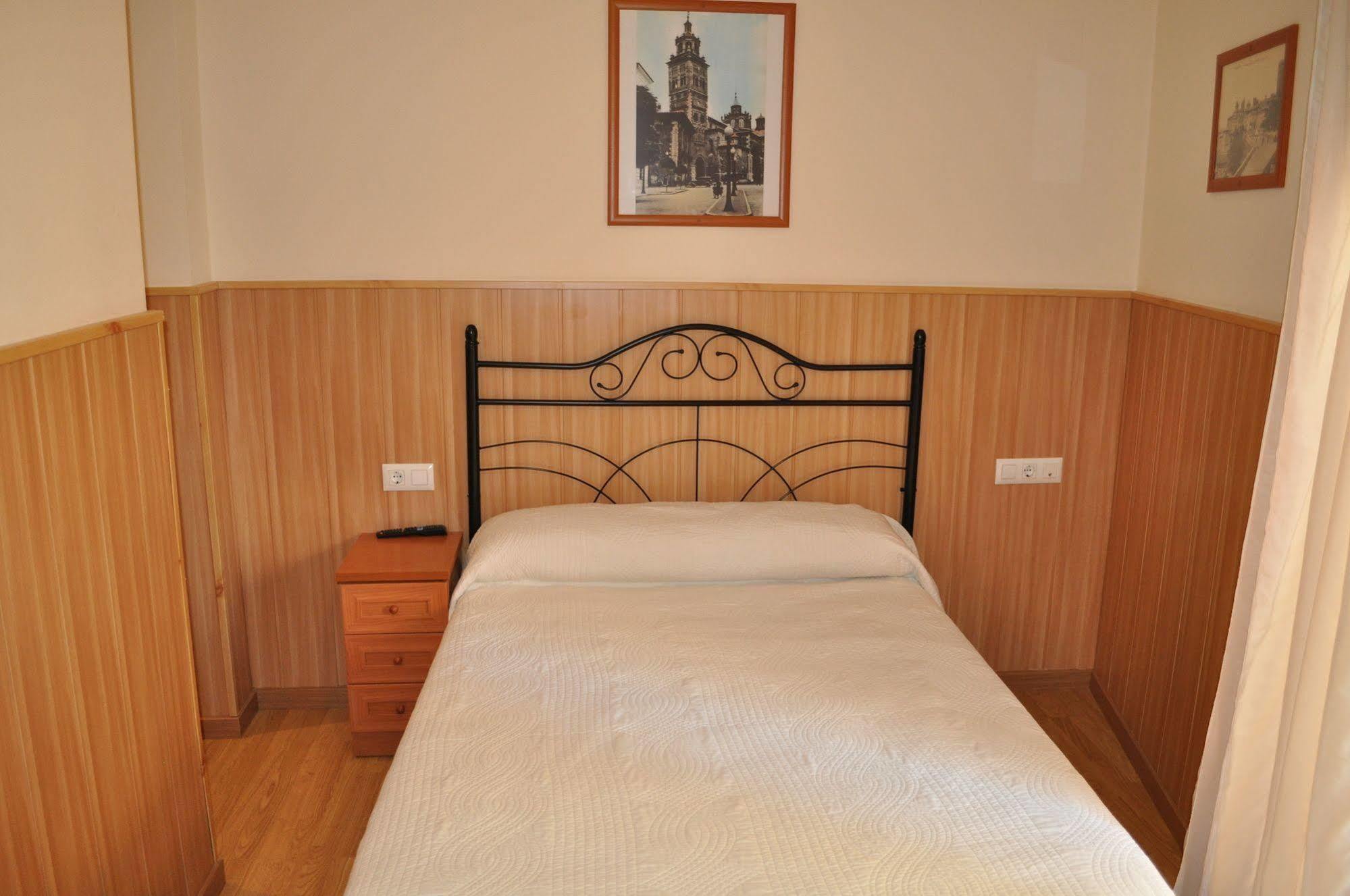 Hostal Alcazaba Teruel Exterior photo